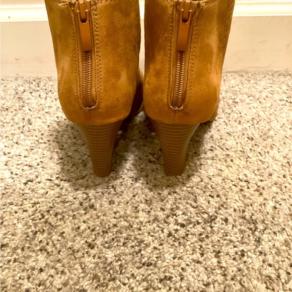 Tan, leather, open toed booties by CL by Laundry, size 8.5. - Picture 3 of 5